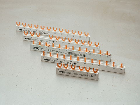 Ihre Lösung für sichere und zeitsparende Verdrahtung: Phasenschienen von Experten gefertigt!