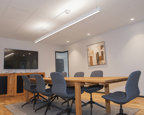 Effiziente Installation, flexible Anpassung: Die Pendelleuchte Sevede PE