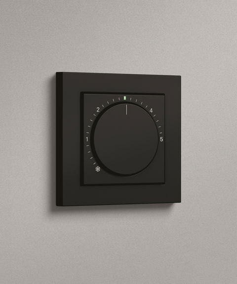 Gira Raumtemperaturregler: Mit einem Dreh zur Wunschtemperatur