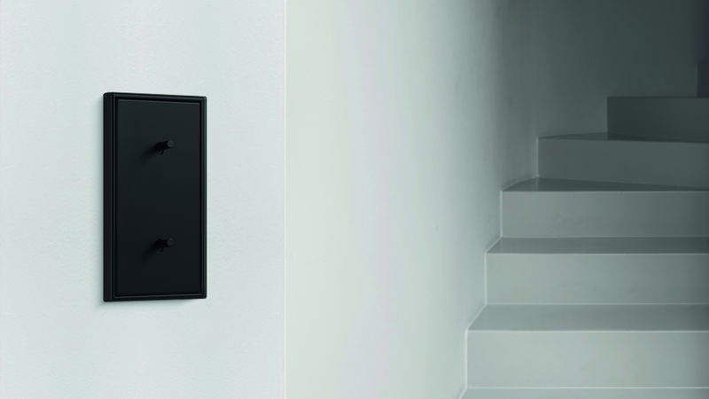 LS 1912 in Graphitschwarz matt und Schneeweiß matt