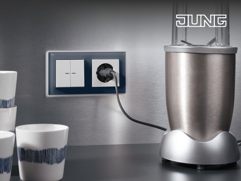 Neues Schalterprogramm mit satinierten Glasrahmen