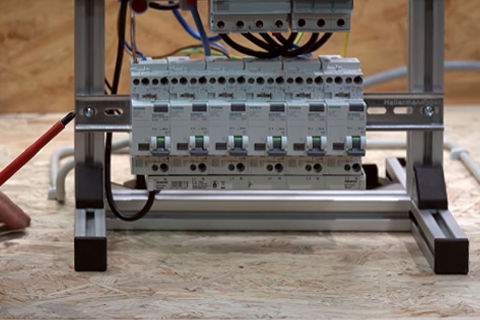 Halber Platzbedarf - volle Normenkonformität