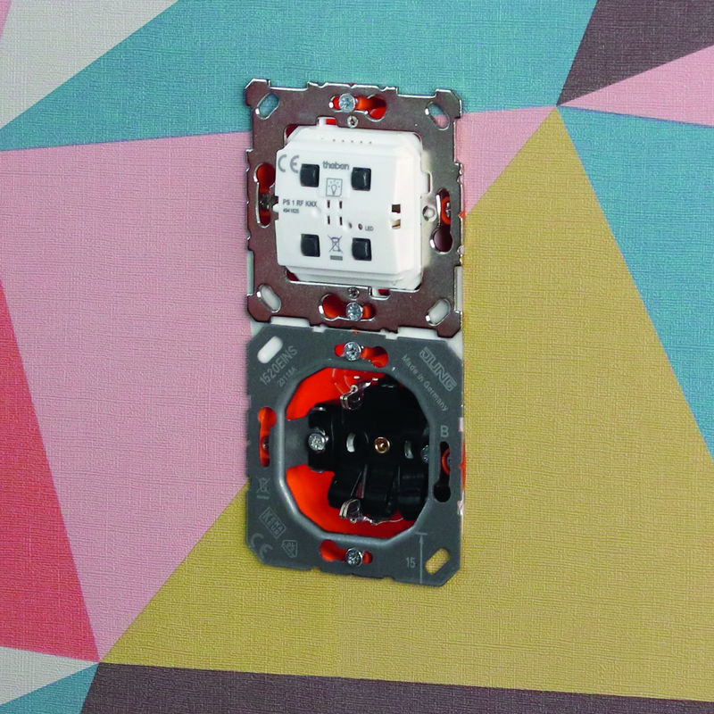 RF-Aktor und Taster in Einem / Schnelle Montage durch geringe Einbautiefe / Kompatibel mit 55 mm Schalterprogrammen