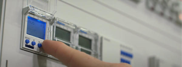 Einbauen, vergessen & Energie sparen: Mit Theben Zeitschalttechnik