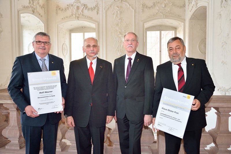 Walter Tschischka erhält ZVEH-Ehrenring und Bundesverdienstkreuz