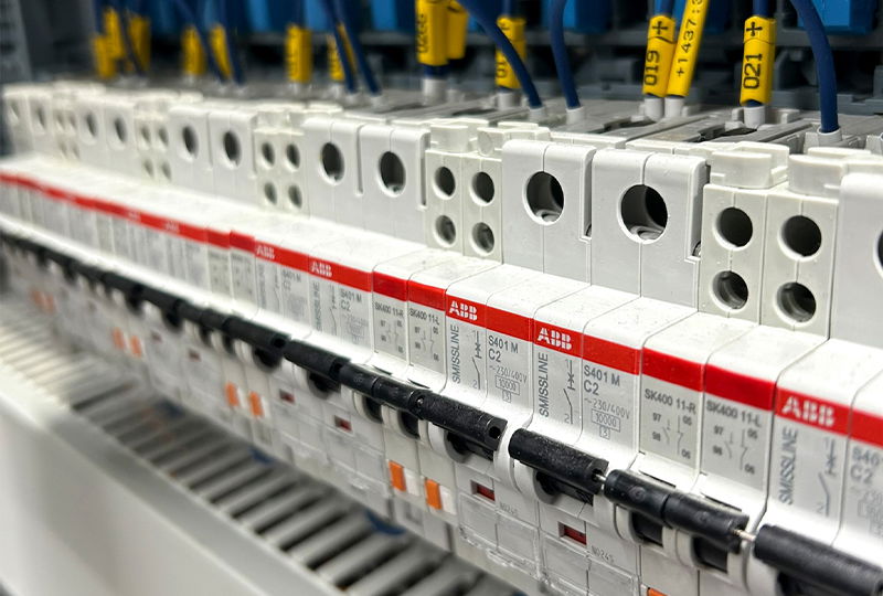 Varför välja ett plug-in-baserat kraftdelningssystem?