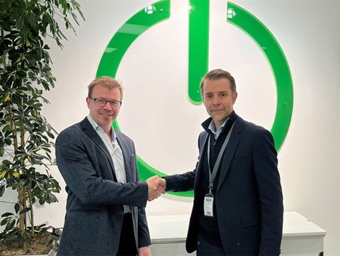 Schneider Electric och Elicom skriver avtal för att bygga Okken i Sverige